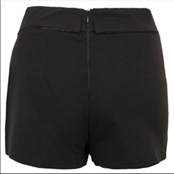 (✨ 3 for $15) Black Assymetric Skort with Back Zip - Picture 2 of 5
